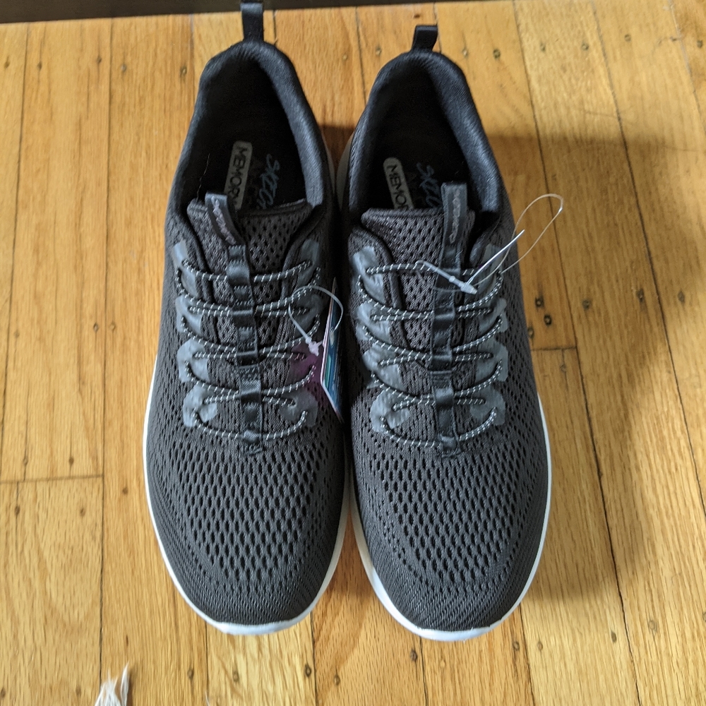 Slip on memory foam air cooled machine washable